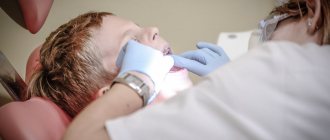 the child is afraid to have his teeth treated, what to do